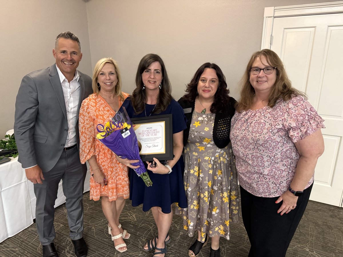 HillsboroughSch's tweet photo. Congratulations to our 2025 Hillsborough Association of School Library Media Specialists Awards winners! 🎉📚

 📚 Elementary Media Specialist of the Year: Suzy Tkacik, @PrideElem
 📚 Secondary Media Specialist of the Year: Shannon Chamberlain, @HCPSRobinsonHS
 📚 Rising Star Award: Melissa Ivy, Bryan Elementary School
 📚 Administrator Advocate Award: Larissa McCoy, @APLetoHigh