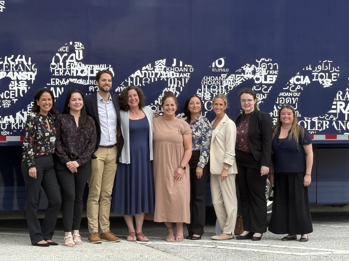 MobileTolerance's tweet image. Last week’s visit wasn’t your average pit stop!
We’re still fueled up from an incredible week at the Mobile Museums of Tolerance (MMOT) West Palm Beach Open House & Job Fair! 🚌🌴
The MMOT parked outside our Florida headquarters, where attendees got a behind-the-scenes look at…