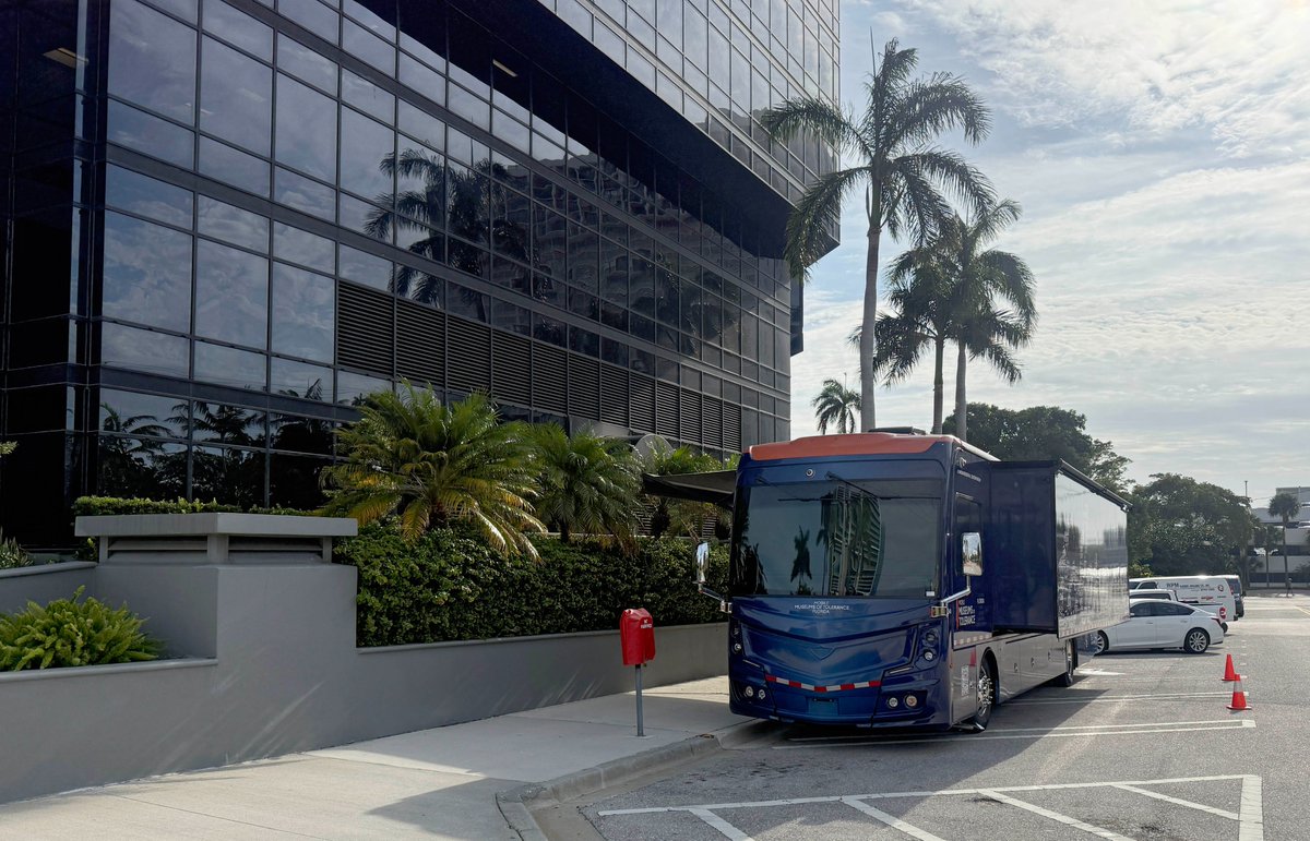 MobileTolerance's tweet image. Last week’s visit wasn’t your average pit stop!
We’re still fueled up from an incredible week at the Mobile Museums of Tolerance (MMOT) West Palm Beach Open House & Job Fair! 🚌🌴
The MMOT parked outside our Florida headquarters, where attendees got a behind-the-scenes look at…