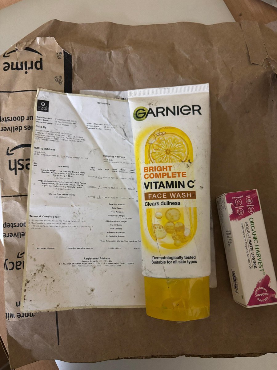 lokeshclb's tweet photo. @OH_IND I have ordered products and I received wrong product  invoice id:1743855710-79..while I wrote the same to customer support in return they are telling that we didn’t send any kind of that like that…this is unfair 😡 https://t.co/CUGmPjWiNE