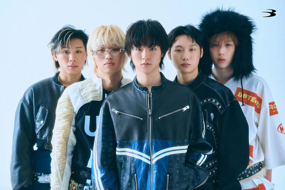 hayoonbin_idn's tweet photo. BREAK X 0WAVE
#HAYOONBIN #하윤빈 #YOONBIN #윤빈 #ユンビン #VIIN #빈 #MODS #Yukon #Aiboy #wooseojun #0WAVE #영웨이브 #BREAKMAGAZINE #브레이크 https://t.co/TpyyzKnNAC