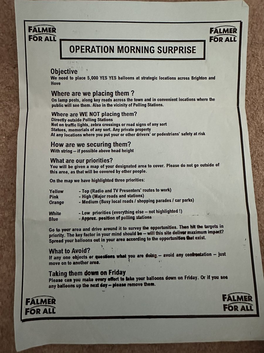 MattlightBHA's tweet image. Going through old stuff and found these. Operation Morning Surprise (😃) was a Falmer For All campaign where Brighton and Hove woke up to 5,000 (Biodegradable) balloons all over the city supporting the vote Yes for Falmer Stadium. I recall putting ours outside Southern FM