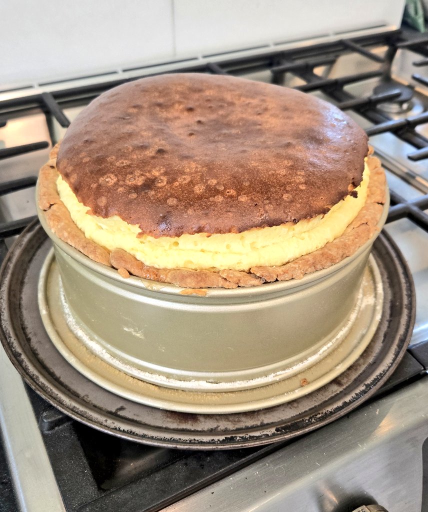 grapesunwrapped's tweet photo. Tis the season. Just out of the oven. It'll settle down. #EasterPie #pizzadolce #hellalottaricotta https://t.co/bf48A9tphi