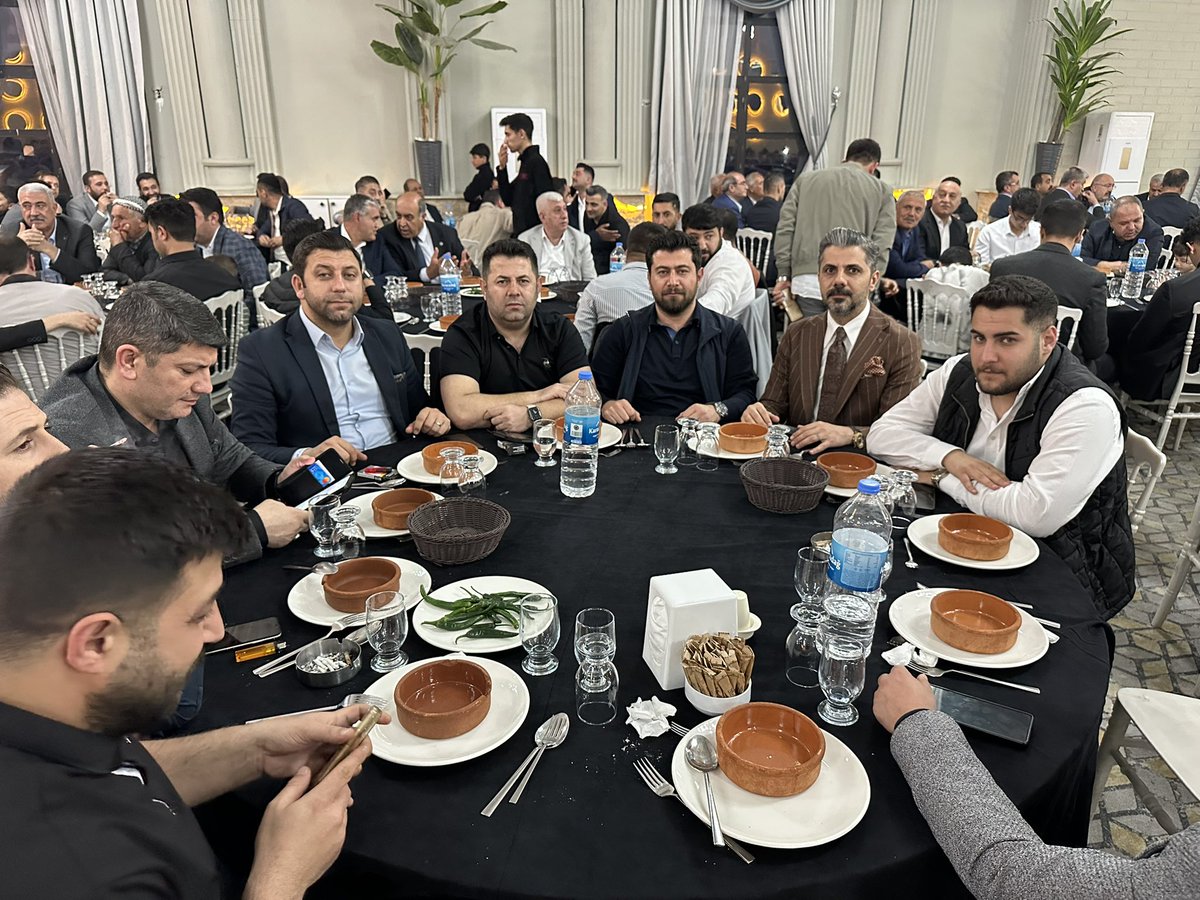 Aile dostlarımız Bayat ve Baytak ailelerininin düğün merasimine katıldım. Suna ve İbrahim Halil kardeşlerime ömür boyu mutluluklar dilerim. <a href="/SuatBaytak2/">Suat Baytak</a> <a href="/yusufbayuk/">yusuf bayuk</a> <a href="/drmehmetinat/">Dr.Mehmet inat 🇹🇷</a>