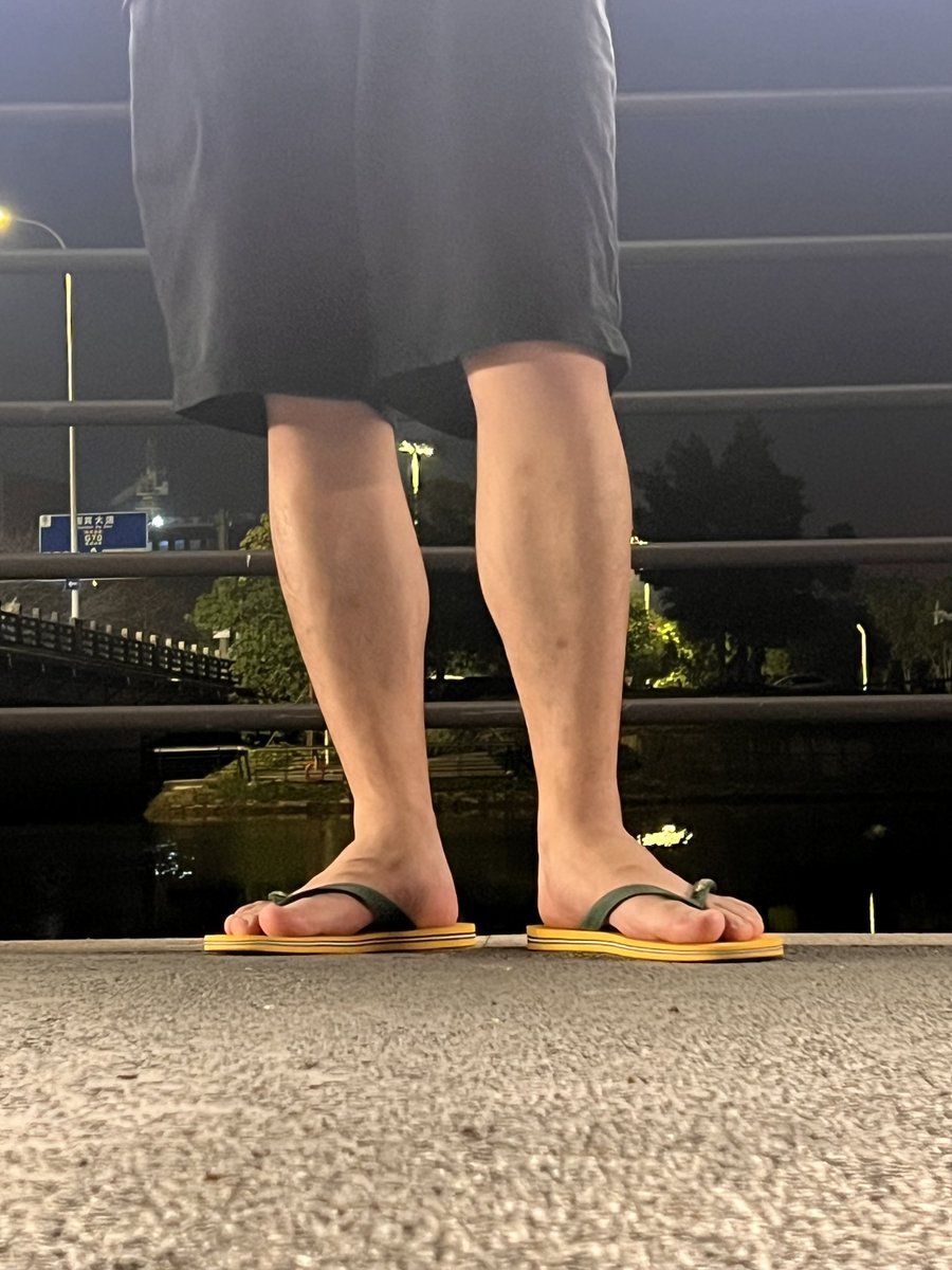 YYL1585679's tweet photo. 晚上散步更一下 https://t.co/T1qgJJe5a8