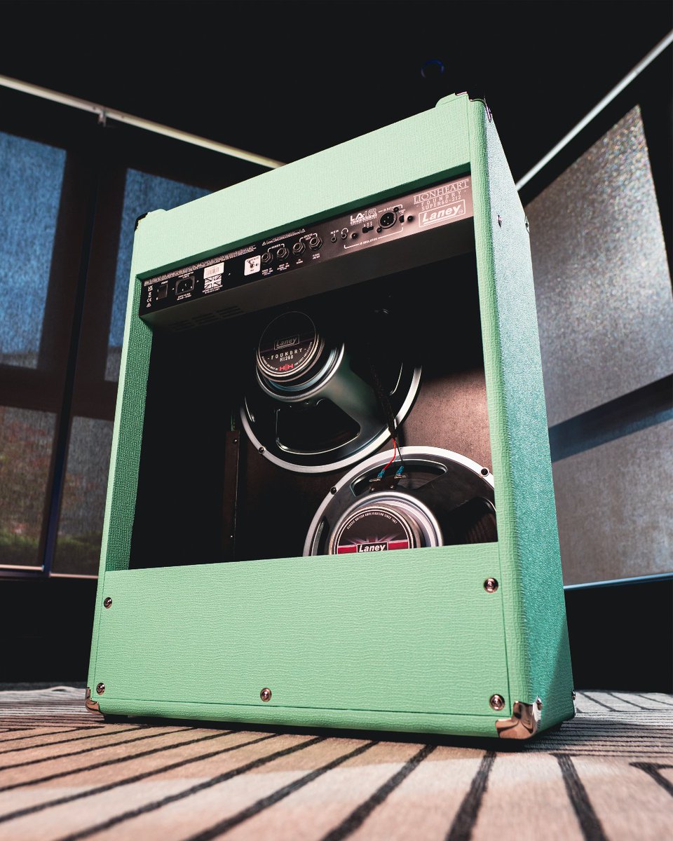 This dreamy limited-edition Sea Foam Green LFSUPER60-212-SFG offers the ultimate Lionheart Foundry experience. Its dual 12" speaker configuration provides enhanced projection and low-end response, making it ideal for larger venues and players who demand maximum tonal flexibility.