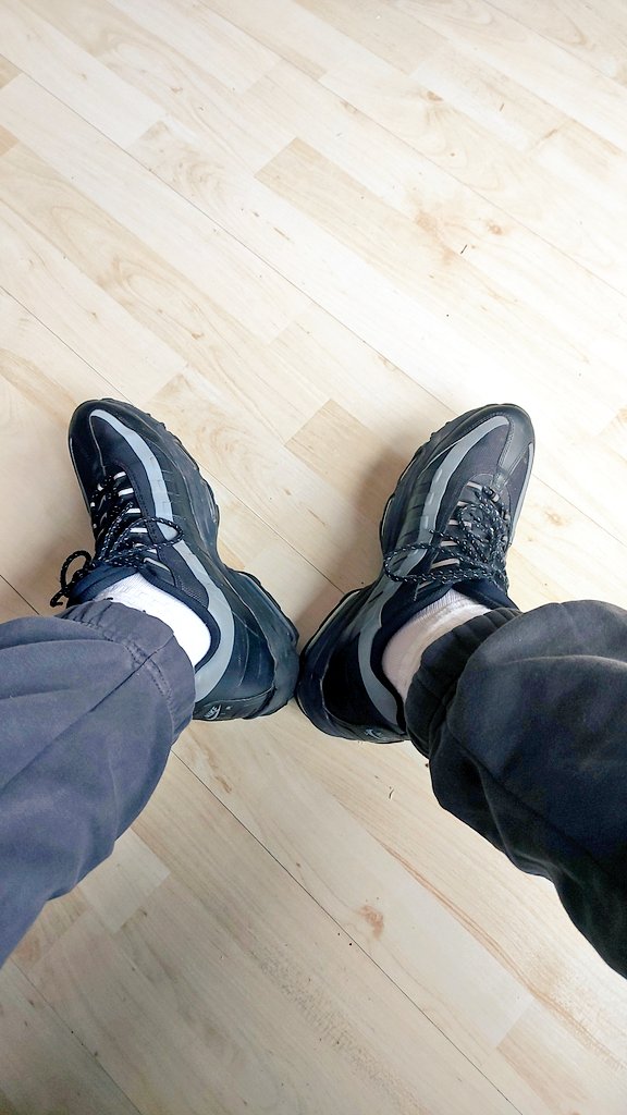 MasterKingKD's tweet photo. Heading to weatherspoons boys who's gonna send ยฃยฃ will let you know location when I get there dm me
#weatherspoonspigs #paypigs
#master
#findom
#finslaves
#finslave https://t.co/O1LO8tMcAj