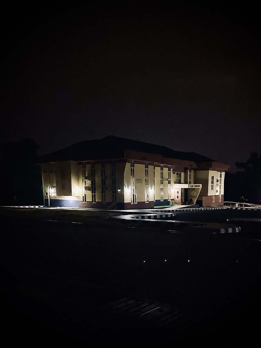 heiscypher_'s tweet photo. @Deen_PR @Peaky_Pen @UnilorinNGR @UNILAWRIN_ Night view https://t.co/S5FTanp30b