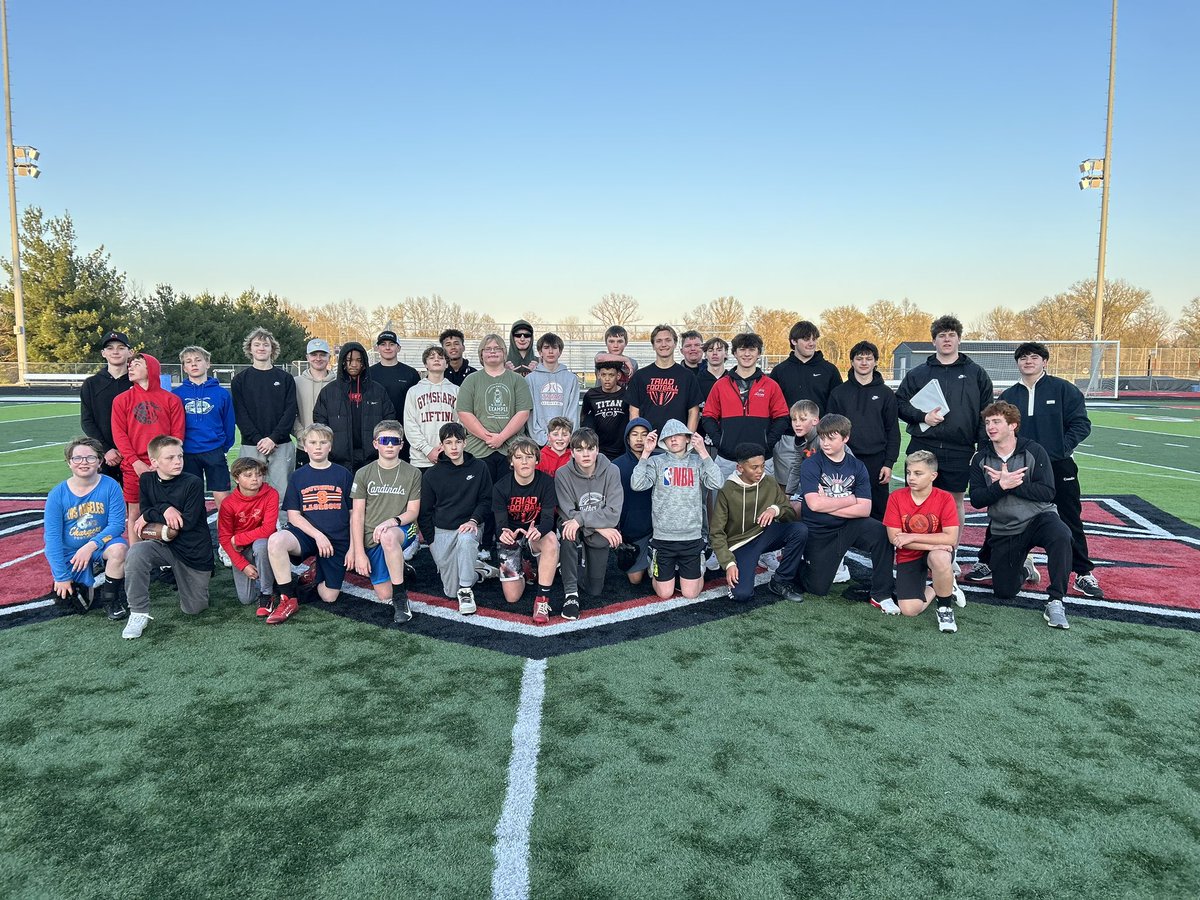 triadknights_fb's tweet photo. Recently finished our 3rd annual 7on7 camp! It was great meeting and working with some future Knights. https://t.co/iJ1GMUuoIV