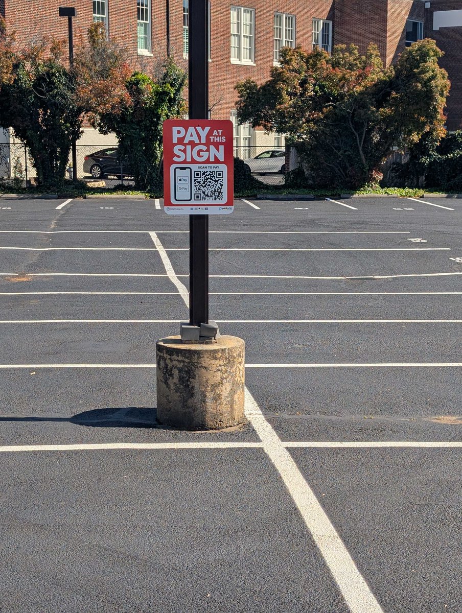 NEW Location Alert 🅿️🚨

Downtown Fredericksburg across from The Publisher Hotel and Five Chophouse. This lot has been previously closed for public parking so glad to provide  additional off-street for this popular area. #fxbg #parkwhiz #rvaparking