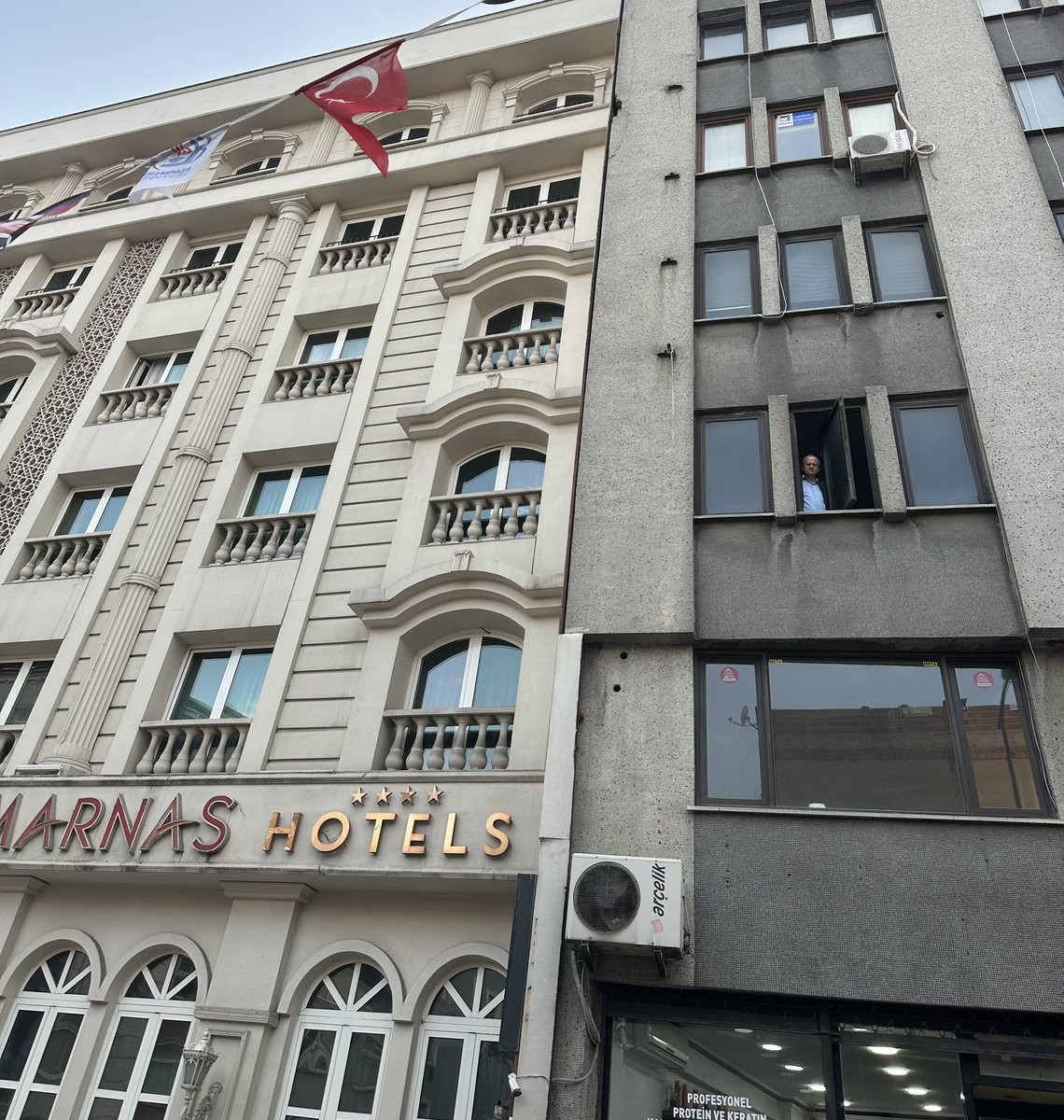 yusuf_coklar's tweet photo. Yeni ilçe binamızı tuttuk. 
Adres: Akkan Kardeşler İş Merkezi No: 2/10
Marnas Hotel yanı. https://t.co/oD2MfjbSir