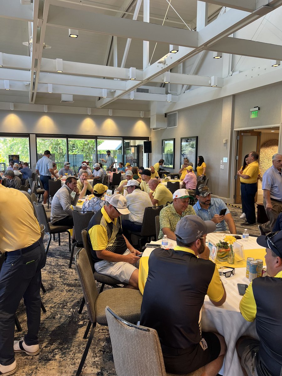 This past Monday was the perfect day for #PlayYellow at the @orlandoworldcenter raising money for @cmnhospitals especially for @aphospital and @cmnorlando !! #marriottbusinesscouncil #playyellow4kids #marriottgolf