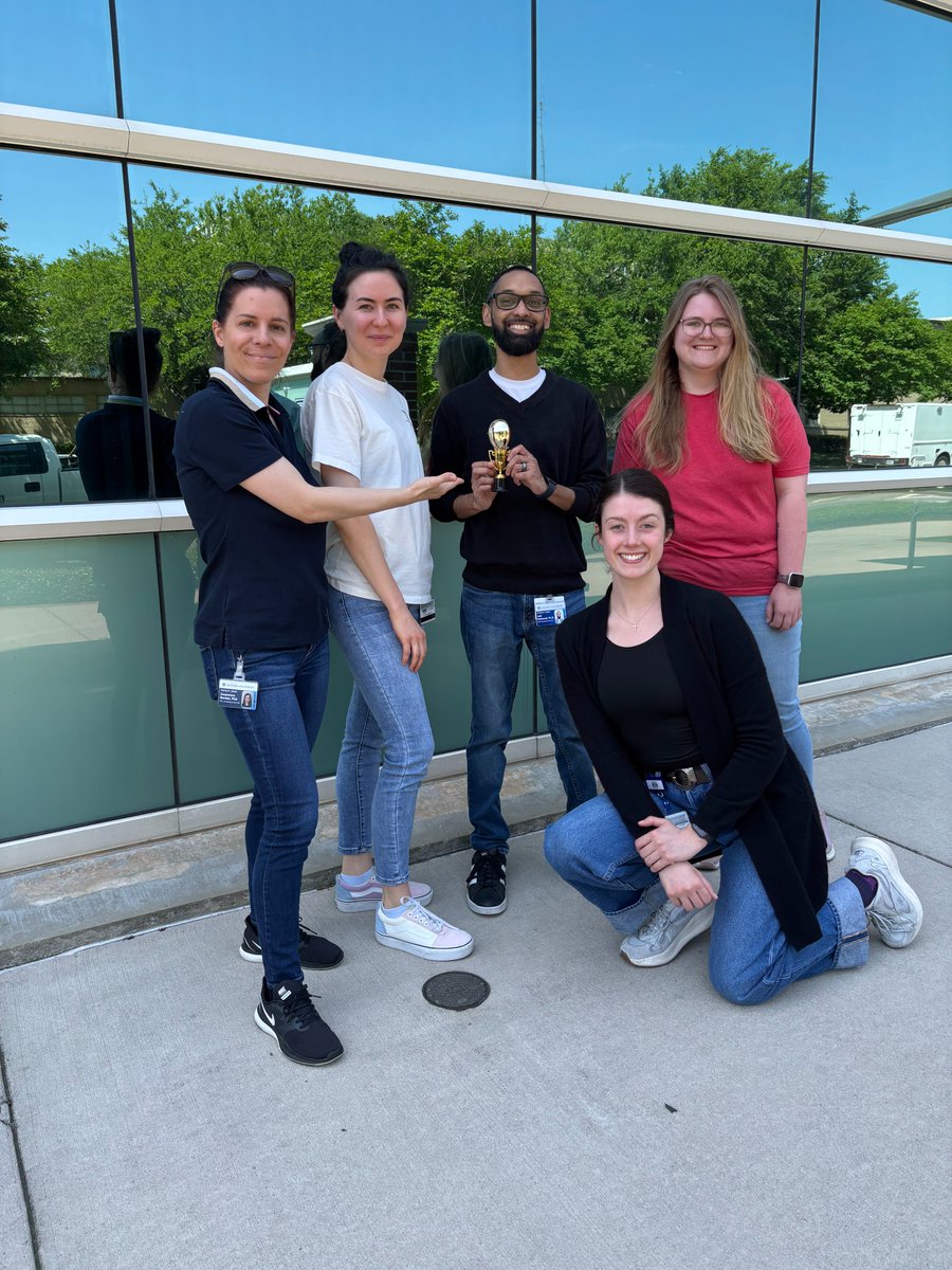 Updated #RasheedLab photo, and as winners (not included, our awesome genotyping from this morning)!
So proud to work with this group and excited for all the science and fun times ahead!! #onacholesteroll