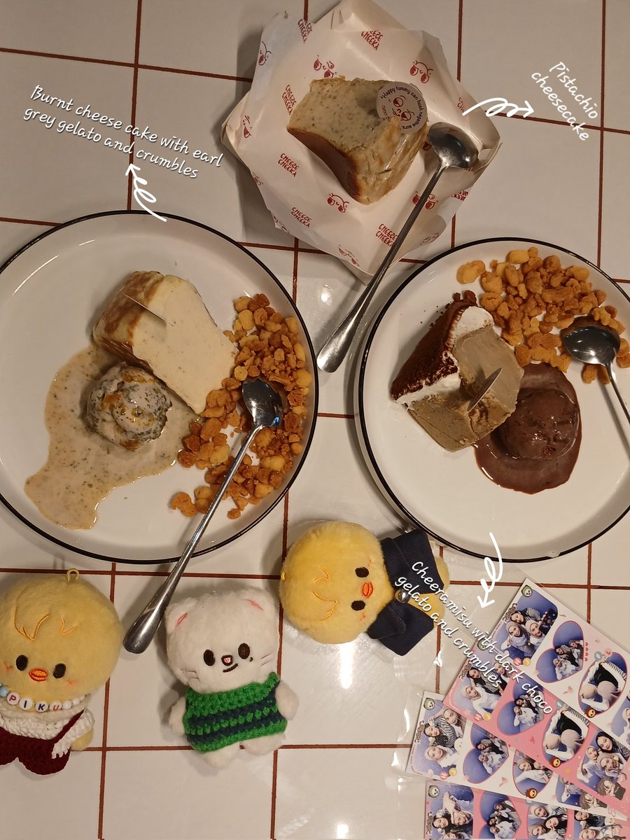 blondielixx's tweet photo. Celebrating our birthday together using special frames from @HFeternalspring 💝🌸  

Love u guys🥺 @lixieoven @hwangfelony https://t.co/EsGPDDxw3Z