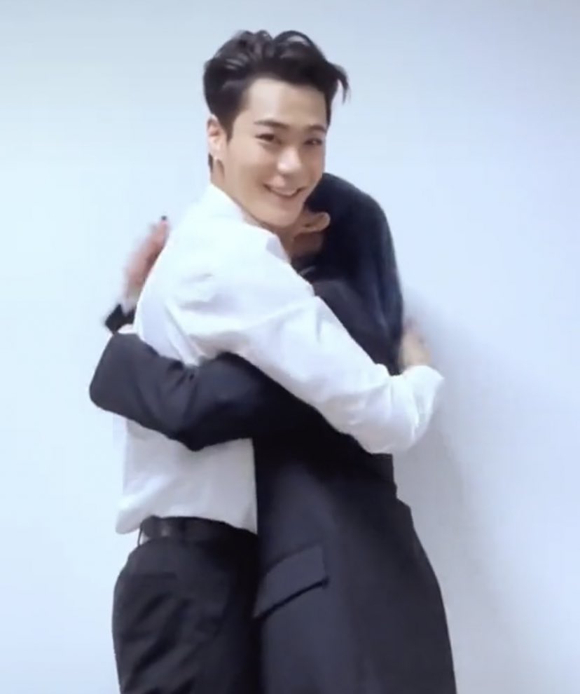 mzylvs_2's tweet photo. When we meet again someday, hug me tight and carry me on your back.  
You don’t have to say much just one thing:  

“Sua-ya, you’ve worked hard”

#MOONBIN #문빈 #문수아 #MOONSUA https://t.co/N21CYZ3xxf