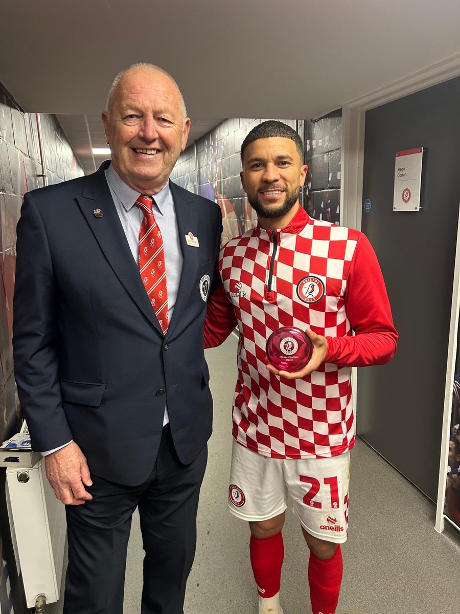 BCFC_FPA's tweet photo. Today’s FPA Man of the Match was presented by FPA Ambassador David Rodgers to… @nahkiwells 👏🏻 https://t.co/hklQwJhH3g