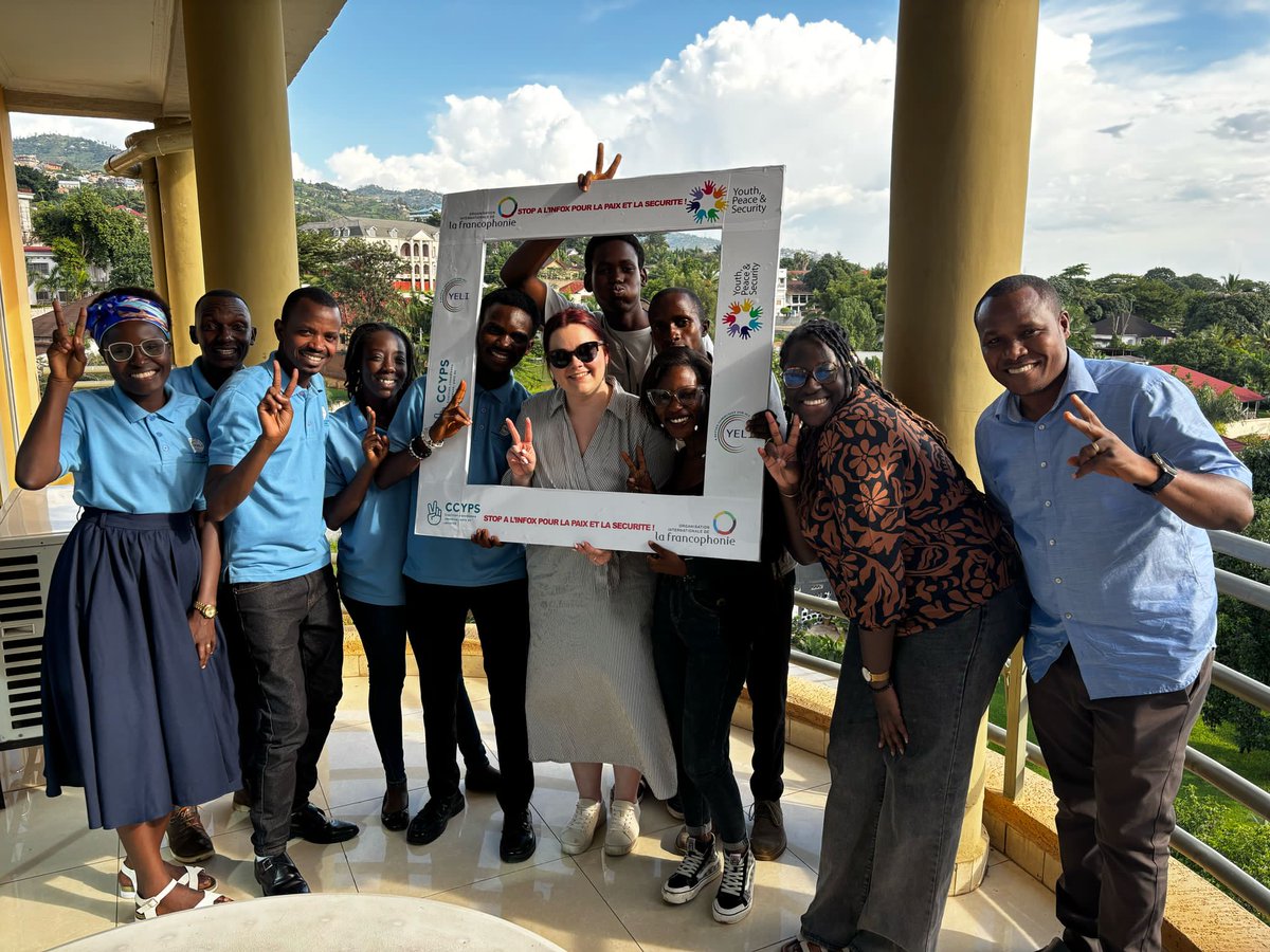 Nous venons de passer une semaine chargée à Bujumbura, où nous échangions et partagions d’expériences entre jeunes de ces différents pays (Canada, Sénégal et Burundi) sur l’usage de l'IA dans la lutte contre la mésinformation et sur la vérification des faits.
🕊👀