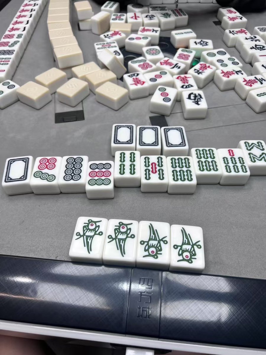 qqcde's tweet photo. 少熬夜 早早睡 https://t.co/z4IcPX5rIF