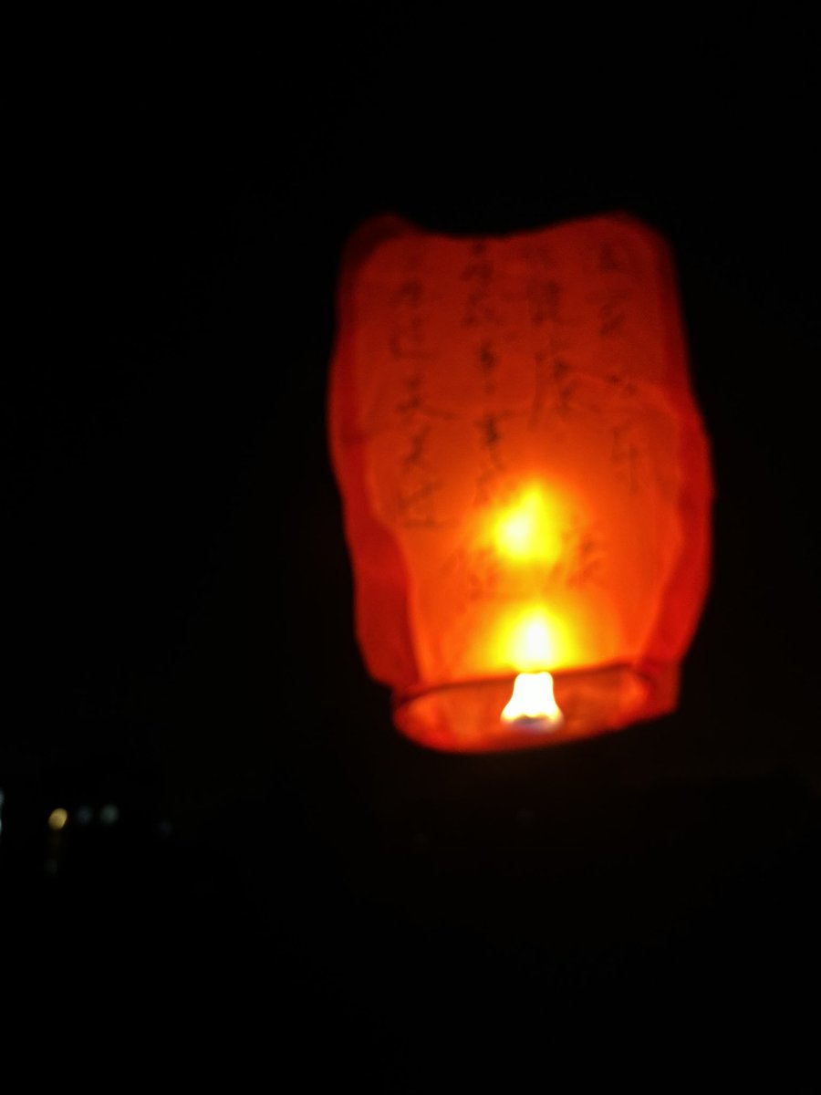qqcde's tweet photo. 少熬夜 早早睡 https://t.co/z4IcPX5rIF
