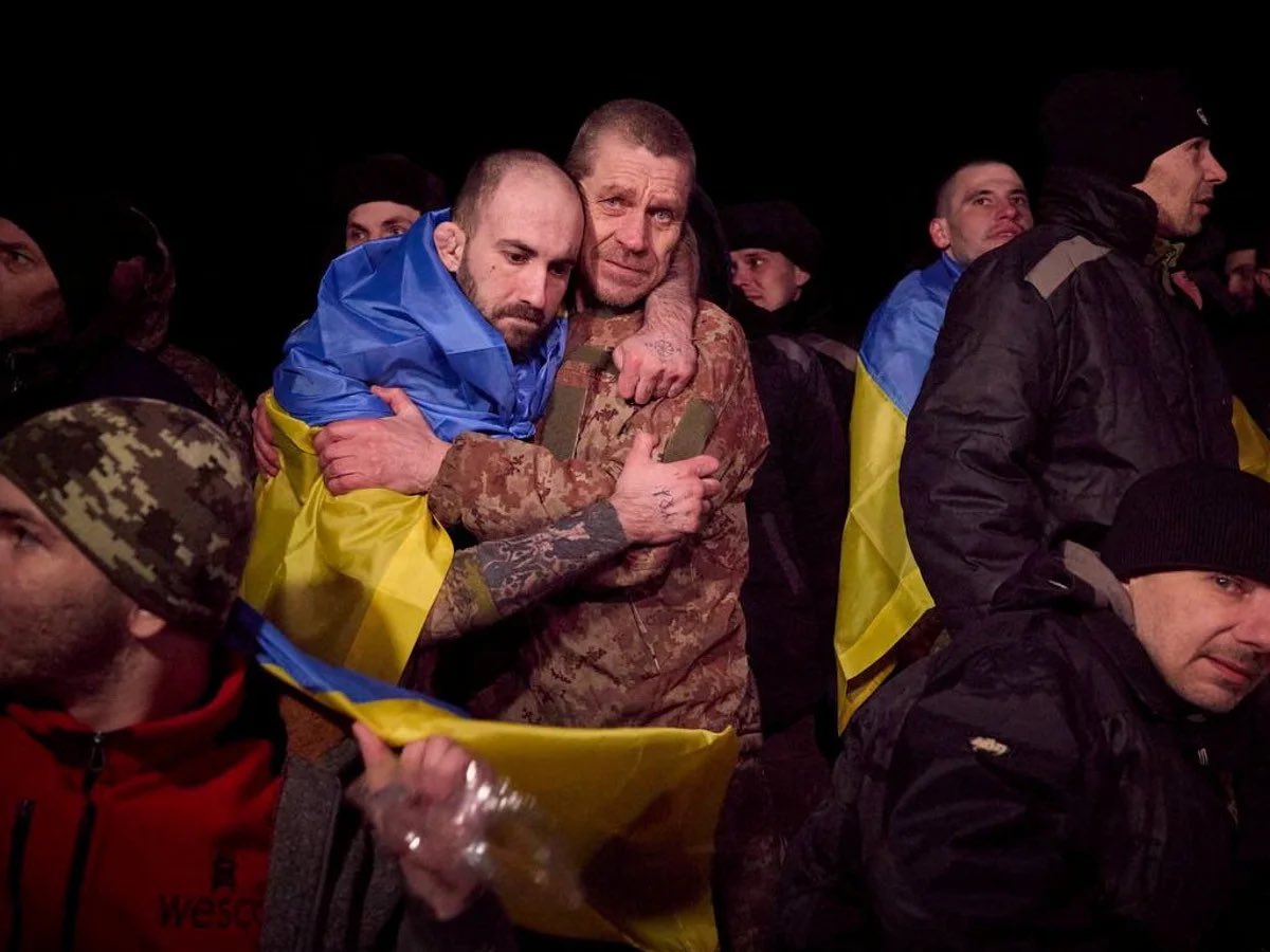 俄乌周六达成大规模战俘交换协议 数百人获释归国 - 1