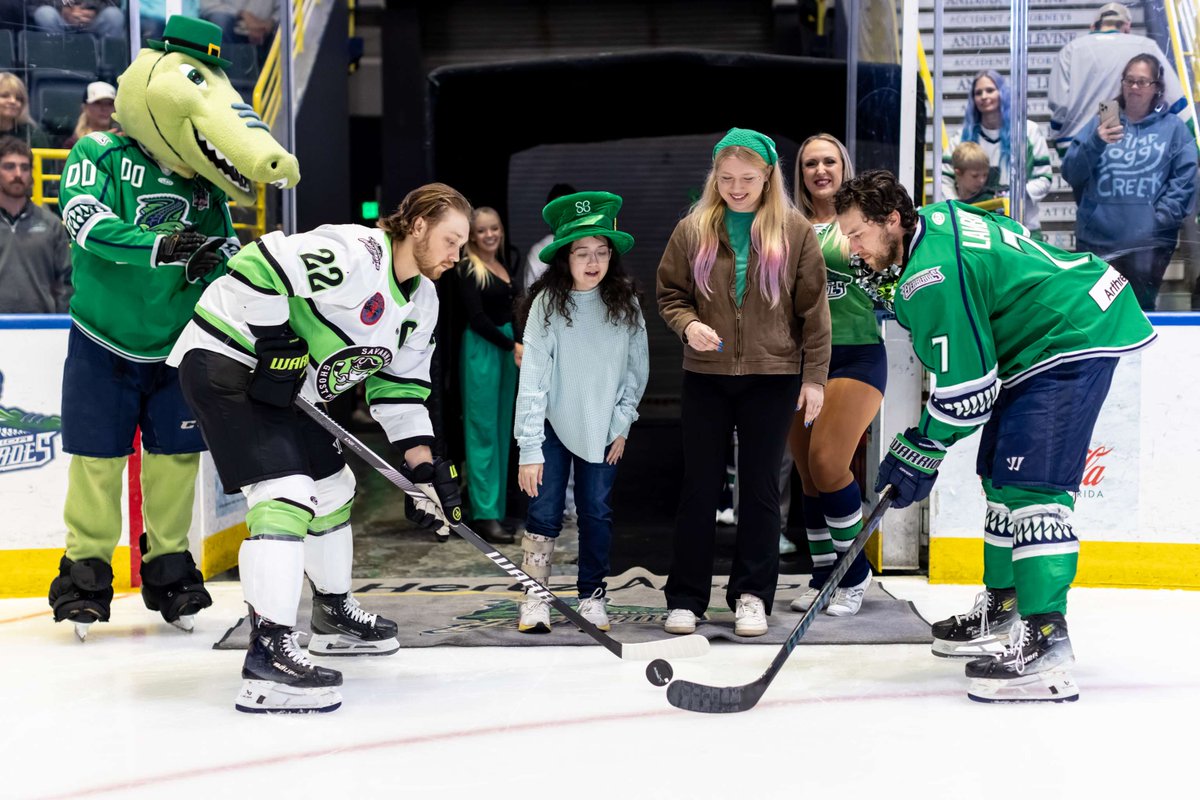 StBaldricks's tweet image. A huge thank you to the @FL_Everblades community for funding game-changing clinical trials to help #ConquerKidsCancer! 🙏 From Honored Kids taking part in the puck drop, to staff and fans shaving their heads, they raised $10k+ and are providing hope through #research! 💚