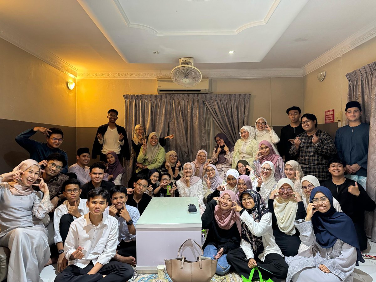 itzdnzl's tweet photo. Tonight filled with full of Love! https://t.co/J6vTGm8JsX
