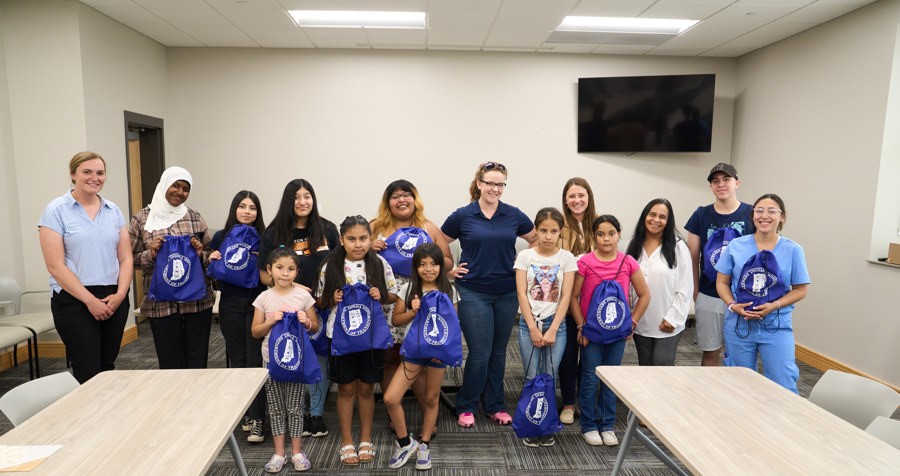 📚EDUCA bridges educational gaps for Latino youth through literacy, leadership, and STEM programming. Their bilingual curriculum strengthens students' skills in both English and Spanish while celebrating cultural heritage.

Donate to their project at bit.ly/b2b-educa