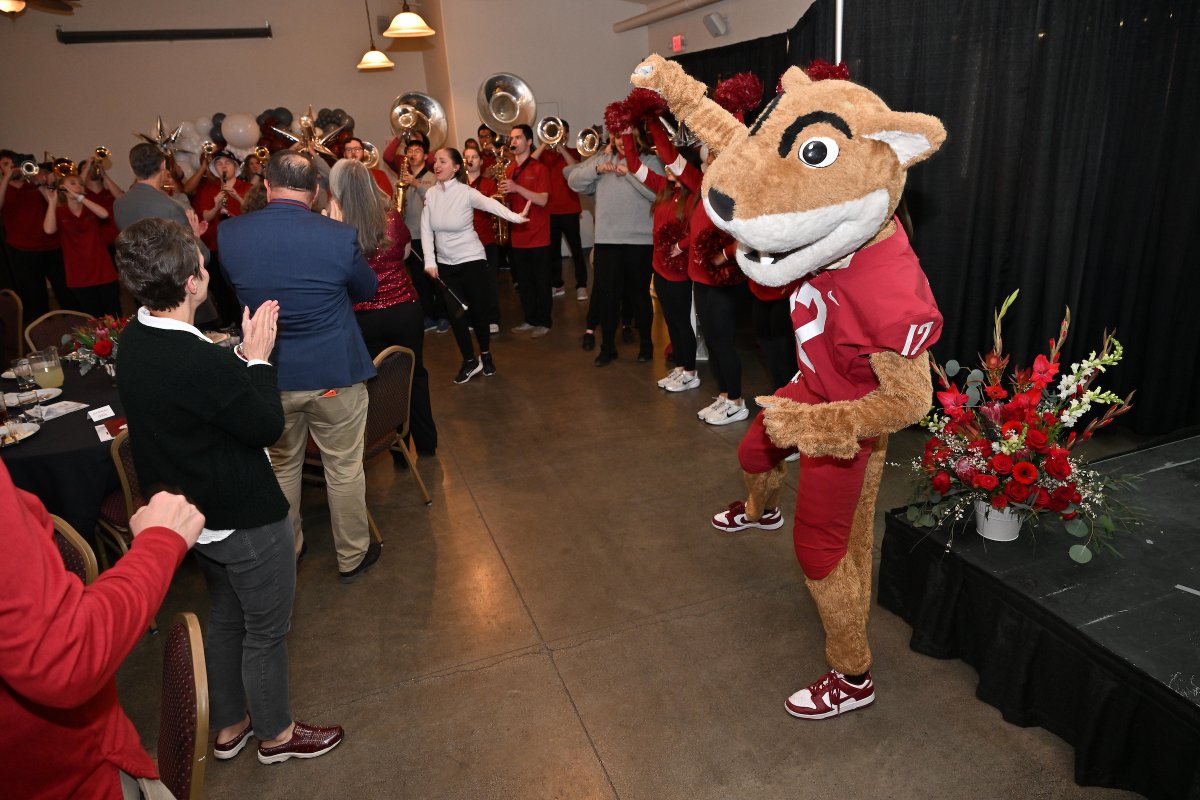 Last Friday, we celebrated some long-time #WSU supporters at our Spring Donor Recognition 🌸. Thank you for believing in the difference that our institution makes in the lives of so many. Check out some more moments in our Flickr album. ⬇️ #GoCougs

flickr.com/photos/1457514…
