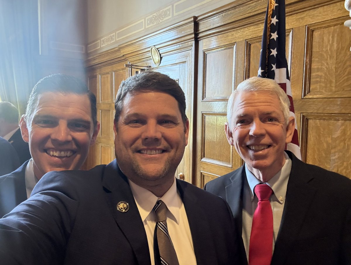 Bart Hester (@barthester) on Twitter photo Wallbuilders has been working to preserve our countries history for decades. So good to see <a href="/DavidBartonWB/">David Barton</a> and <a href="/TimDavidBarton/">Tim Barton</a> at the AR Capitol this week. Wallbuilders has been working to preserve our countries history for decades. So good to see <a href="/DavidBartonWB/">David Barton</a> and <a href="/TimDavidBarton/">Tim Barton</a> at the AR Capitol this week.