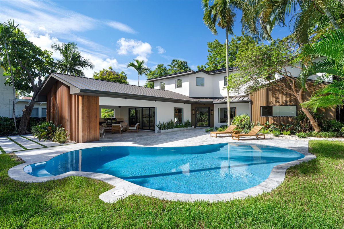 FilippoInc's tweet photo. Just Closed | $3,450,000 | The Roads, Miami
5 Beds | 5.5 Baths | Summer Kitchen | Pool | Chef’s kitchen, impact windows, metallic roof—all NEW in 2024
Ready to find your dream home? Contact me today: 
Filippo Incorvaia | fi@fi.realestate |+1.646.662.8504
#letsfindyourmiami https://t.co/VutqumTu0B