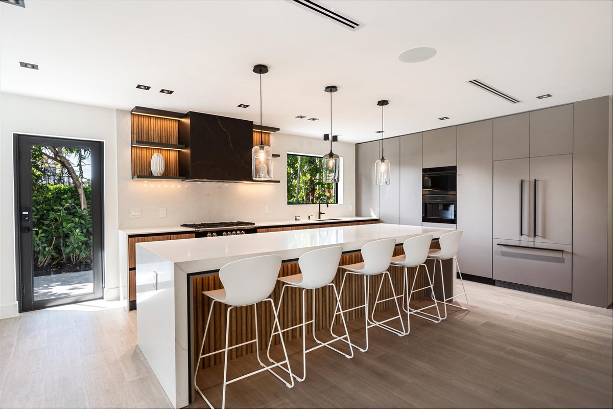 FilippoInc's tweet photo. Just Closed | $3,450,000 | The Roads, Miami
5 Beds | 5.5 Baths | Summer Kitchen | Pool | Chef’s kitchen, impact windows, metallic roof—all NEW in 2024
Ready to find your dream home? Contact me today: 
Filippo Incorvaia | fi@fi.realestate |+1.646.662.8504
#letsfindyourmiami https://t.co/VutqumTu0B