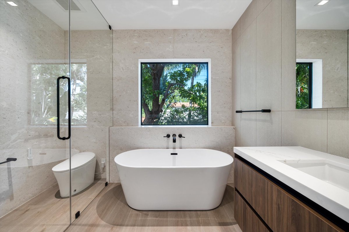 FilippoInc's tweet photo. Just Closed | $3,450,000 | The Roads, Miami
5 Beds | 5.5 Baths | Summer Kitchen | Pool | Chef’s kitchen, impact windows, metallic roof—all NEW in 2024
Ready to find your dream home? Contact me today: 
Filippo Incorvaia | fi@fi.realestate |+1.646.662.8504
#letsfindyourmiami https://t.co/VutqumTu0B