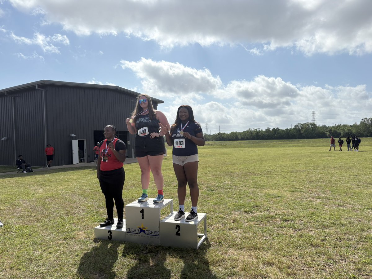 Headed to STATE! Let’s go Brielle!@LCHS_Mustangs <a href="/THELamarCHS/">LCHS Spirit of Lamar</a> <a href="/Mustang_SATA/">LCHS Sports Medicine</a>