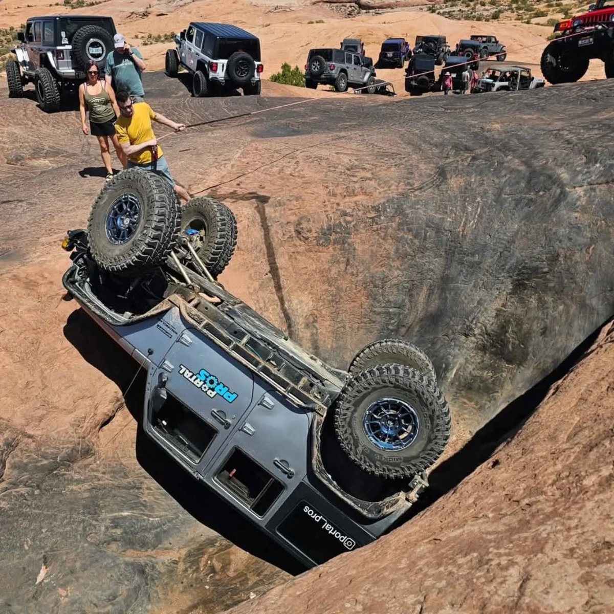 RustysOffRoad's tweet photo. Moab! 🏜️💪

Our friend @rc3_jeep—Rusty’s customer and Easter Jeep Safari trail guide—has been holding it down on Hell’s Revenge this week, serving tail gunner duties and keeping things moving after a roll in Mickey’s Hot Tub. Recovery skills? On point. Jeep? Back on the trail. 🤘 https://t.co/txv16dn9C4