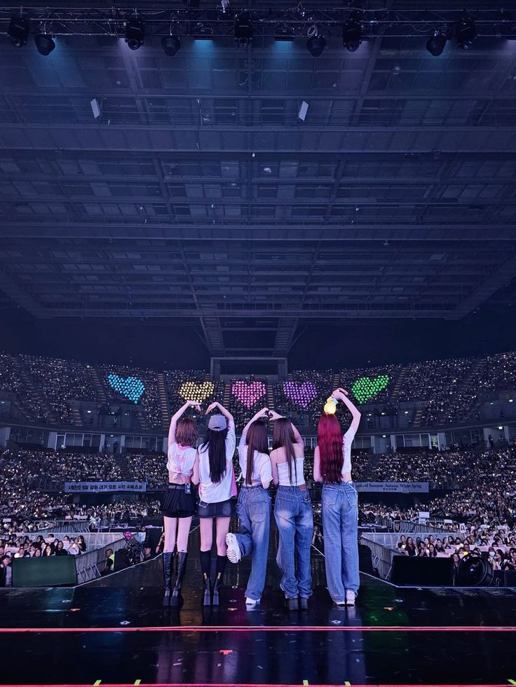 khunmhee_fev's tweet photo. 🌈💐🧚‍♀️| 🩷💛🩵💚💜 |🌟🍀🌈 https://t.co/xryY9tNVSY