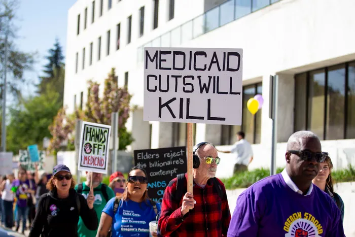 mmpadellan's tweet photo. TWEEPS: Can we get 1,000 fast RTs and replies using the hashtag #MedicaidCutsKillUS so we can get it trending and make sure EVERYONE knows the GOP wants to sacrifice millions of Americans to give the rich huge tax breaks?

Please and thank you! 🙏💪 https://t.co/6dNZZgmmPX