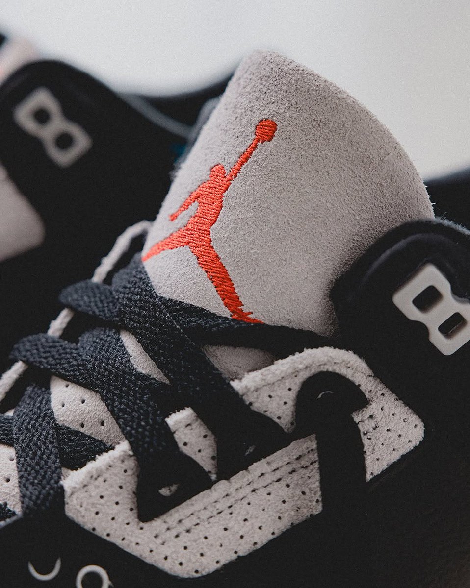 Air Jordan 3 Retro OG “Rare Air” releasing tomorrow at 3am ET ⚫️🔵🔴 

SJS => bit.ly/4aULd11