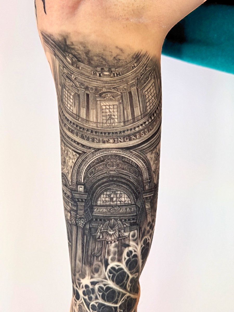 KaylynRhoad's tweet photo. the most detailed tattoo i’ve ever done 🫣 zoom in! https://t.co/evnU0GWp33