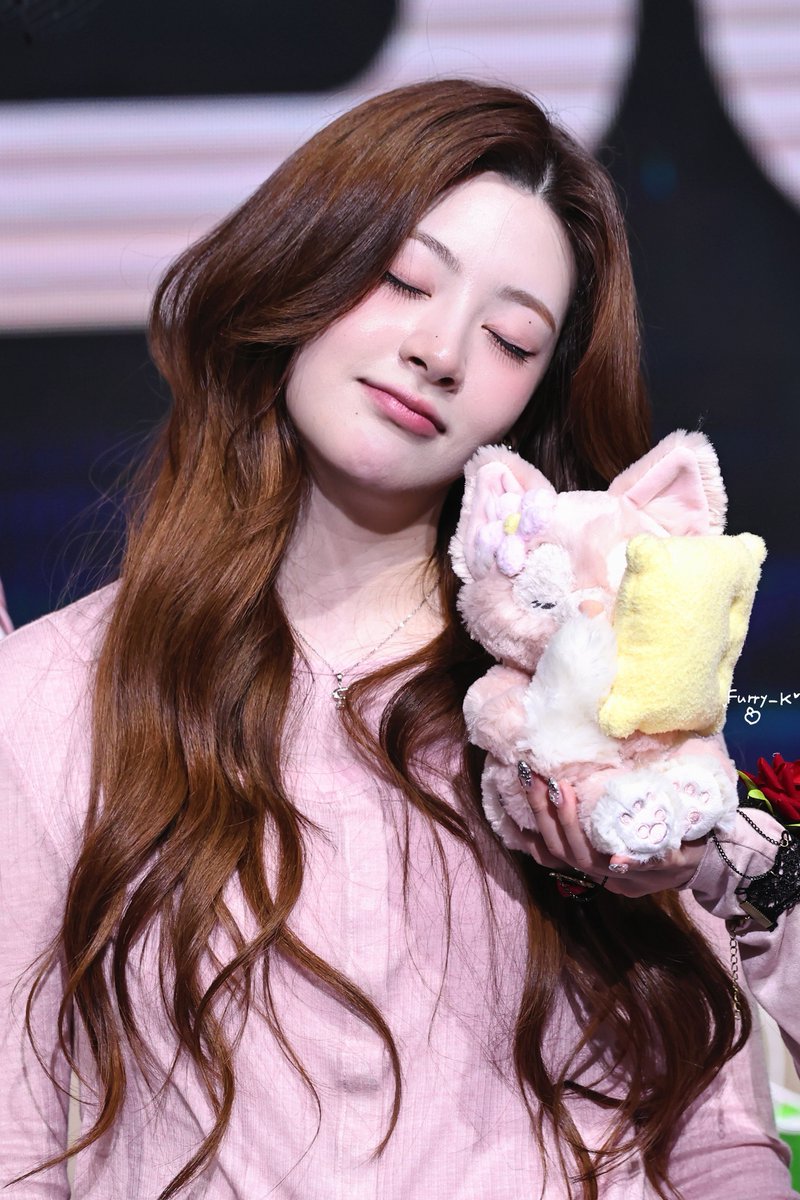 250418 🎀🎀

#STAYC #세은 
#스테이씨 #SEEUN 
#공주와또