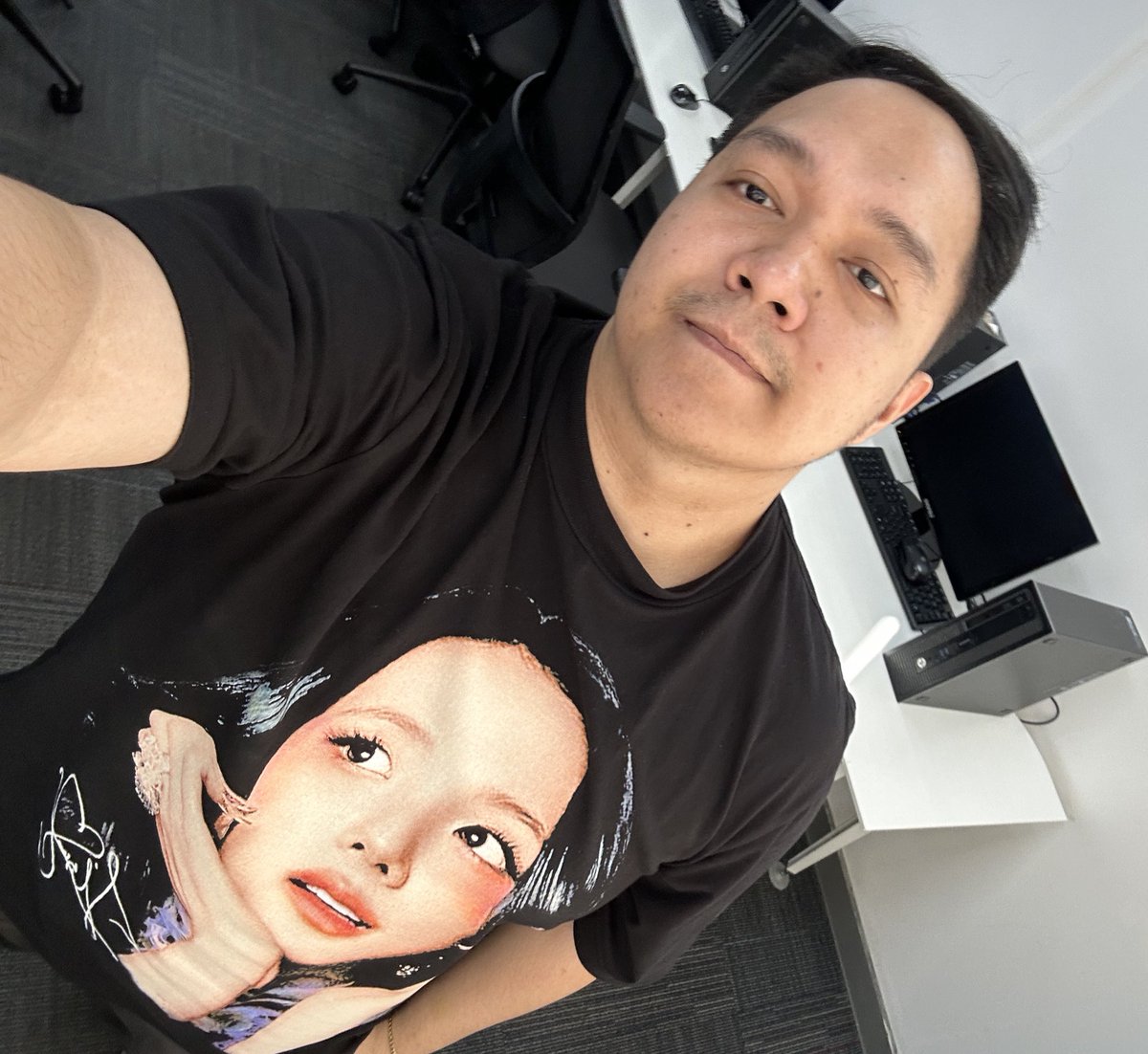 jasoncilagan's tweet photo. Alive. https://t.co/eWM3W54Mo6