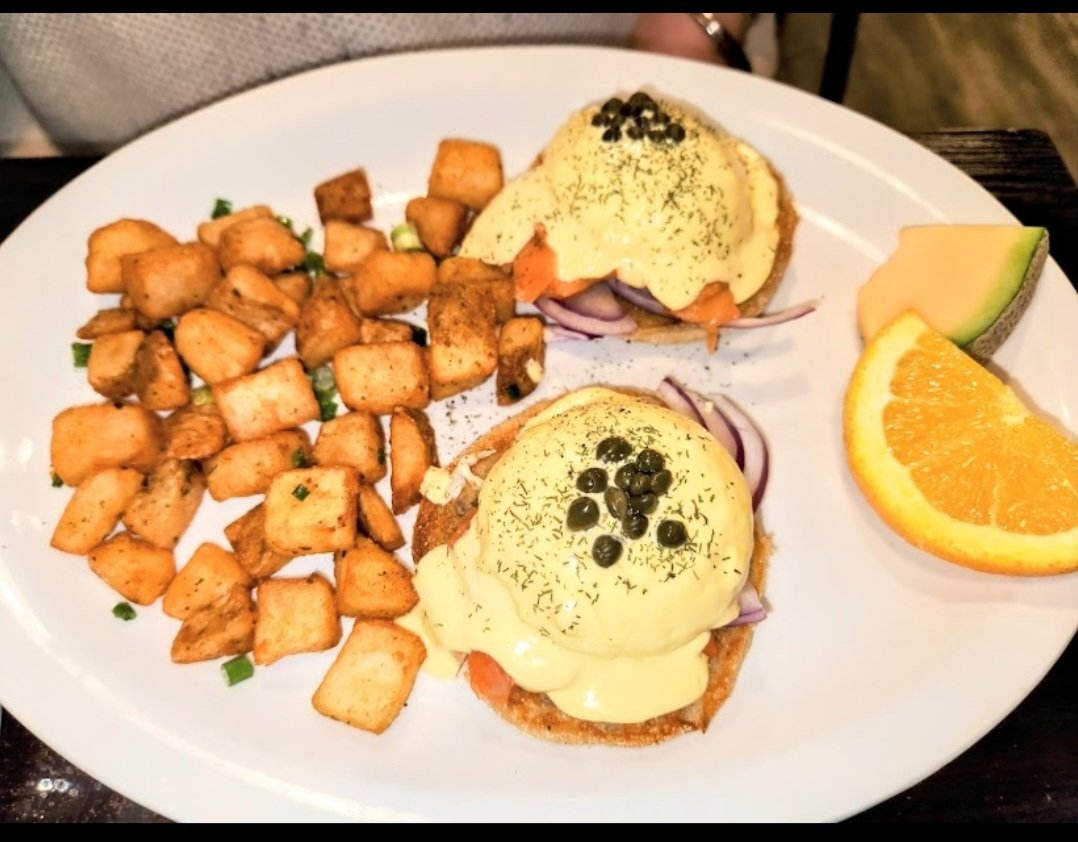 Gregleslie26's tweet photo. Today is Tammy's birthday. Follow her on her journey Today. Started at Toast restaurant (great breakfast). Now off for a massage. https://t.co/zbMF6TgnZp