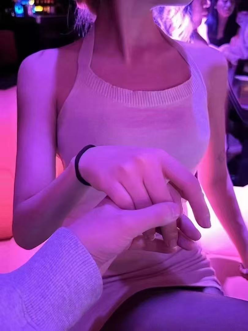 兄弟们别P了，天天浇个朋友，浇不动了，喝点小麦水吧