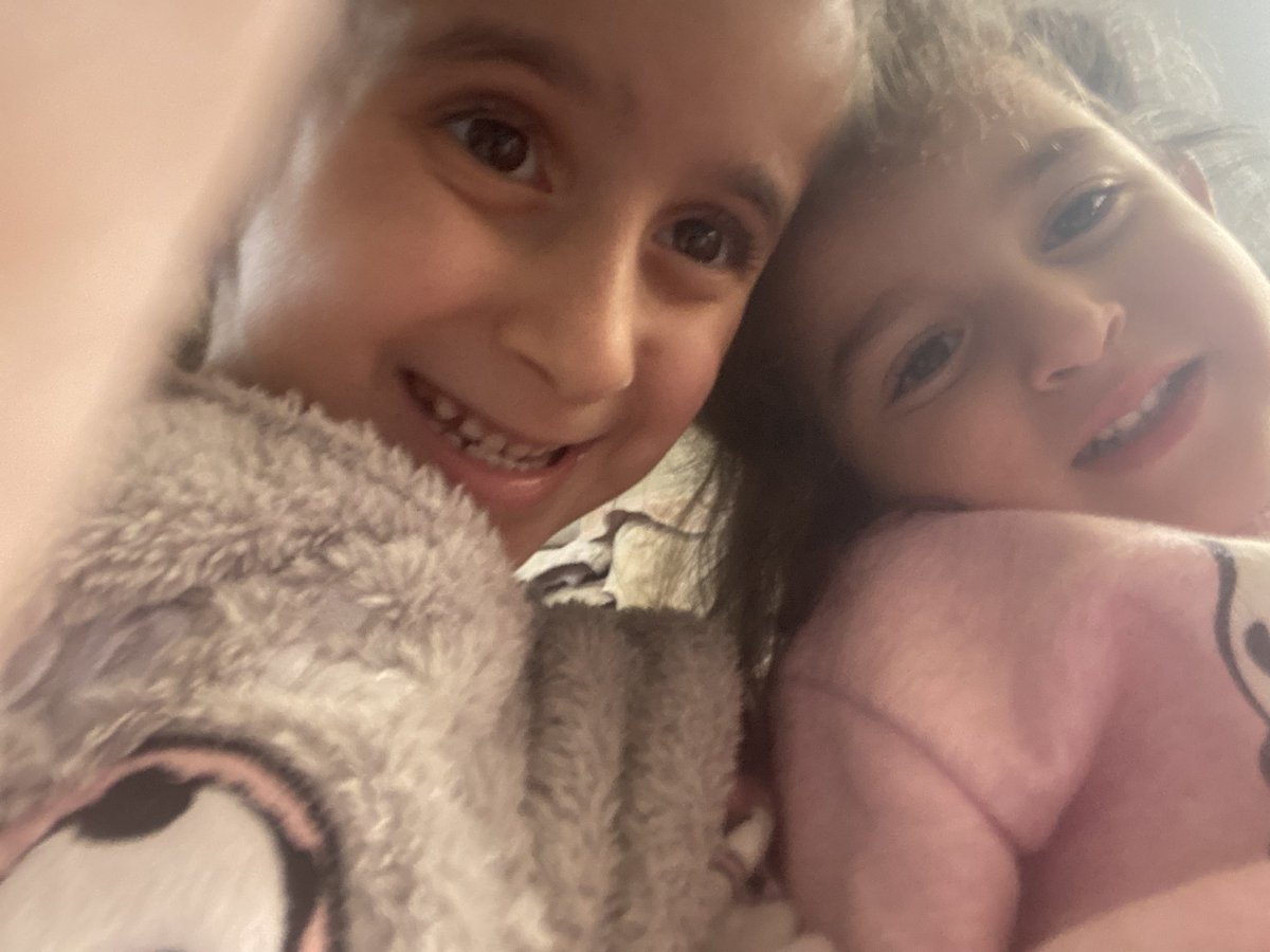 rashamasry's tweet photo. انتو الدني يا ماما !! https://t.co/B0o8IeWx4C