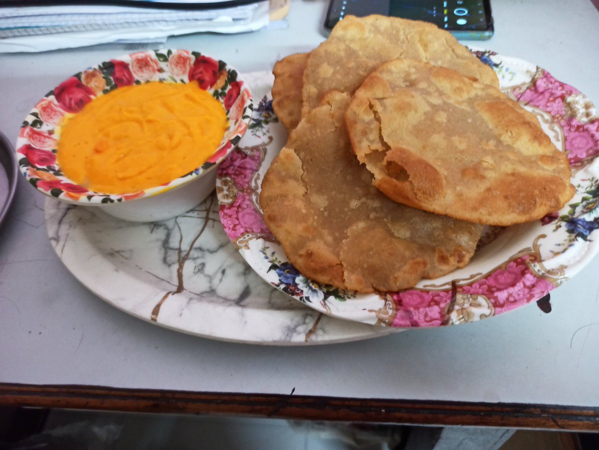 5arahkhan's tweet photo. I tried आमरस पूरी
    - welcome back mango season. https://t.co/BswyxBhAAa