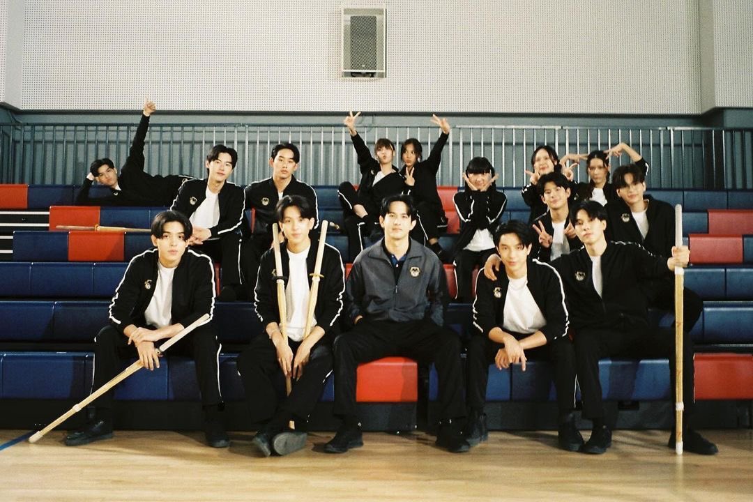 nekoharua's tweet photo. tweet like you're a student of siamwit high school https://t.co/cjG8PnlFrw