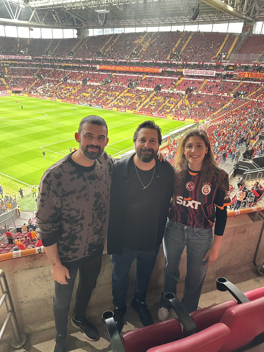 Türk voleybolunun ve Galatasarayın iki değerli ismi <a href="/ilkinaydn/">İlkin Aydın</a> <a href="/ArslanEksi/">arslaneksi10</a> ❤️💛/❤️🤍