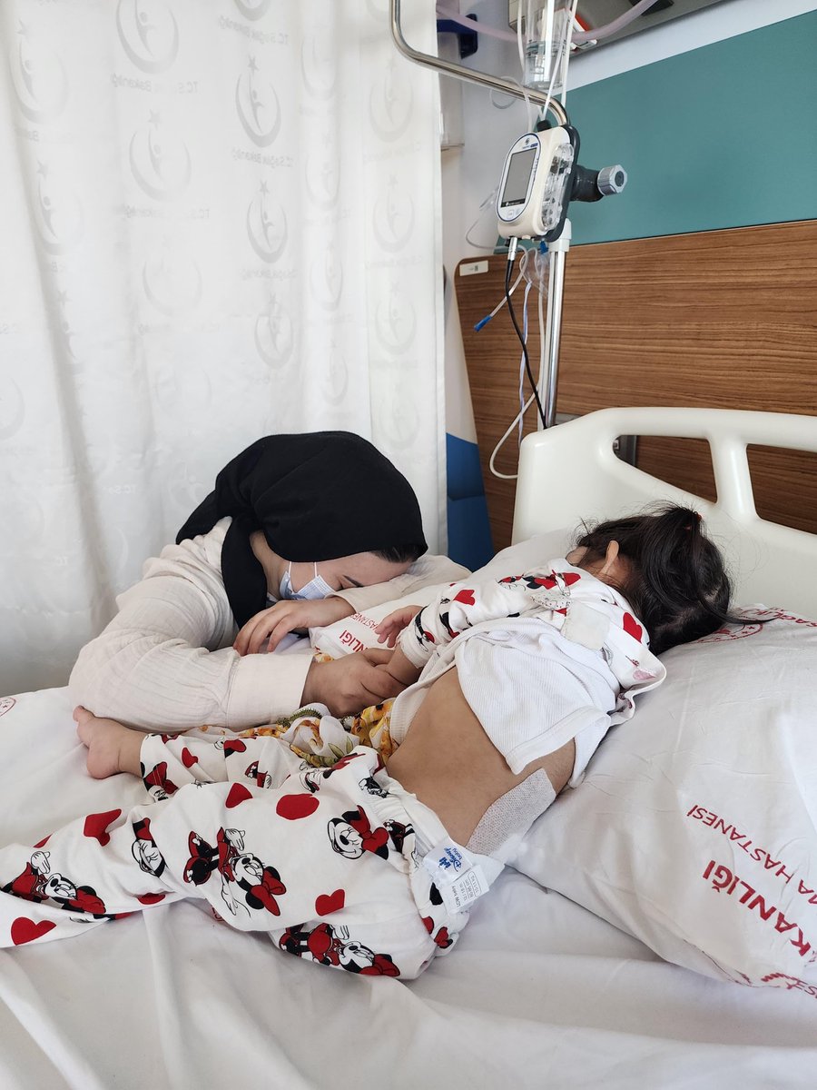 Kızım Lina'nın yaşaması için bir şansı varken, parasızlık yüzünden avuçlarımdan kayıp gitmesin diye desteklerinize ihtiyacımız var.

Bir anne olarak yalvarıyorum, lütfen kızımın elinden tutar mısınız? 🤲🍀

Bir anne olarak yalvarıyorum, lütfen kızımın elinden tutar mısınız? 🤲🍀