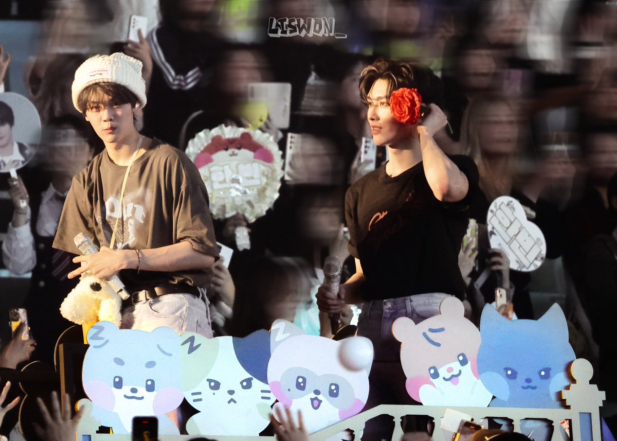 250418

🐶🌹🐱

#RICKY #리키 #김규빈 #제로베이스원 #ZEROBASEONE #Shimkongz #심콩즈