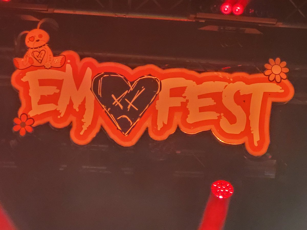 Azra_Pathan's tweet photo. @original247rock @XOYOBirmingham #emofest🥰🥰 https://t.co/iztDiLarv2