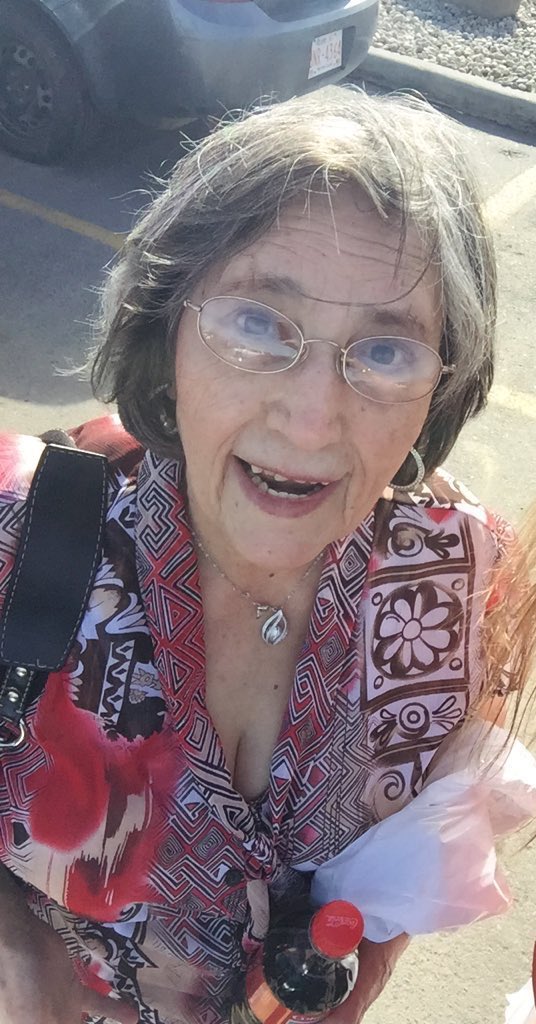 Bella Bee tweet media